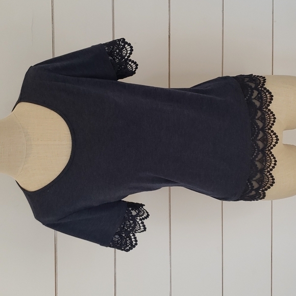 IVY RIDGE medium blue t-shirt with lace - Picture 1 of 6